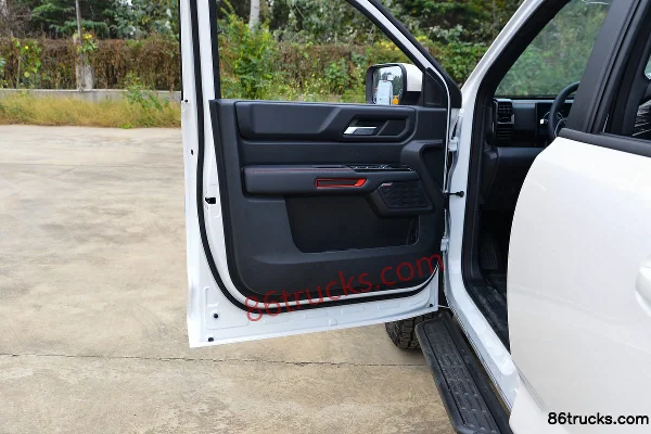 JMC Dadao Gantanzhe Wujie 2.3T diesel 177 ch automatique 4x4(6 roues) empattement standard double cabine pick-up Châssis (2) | 86Trucks