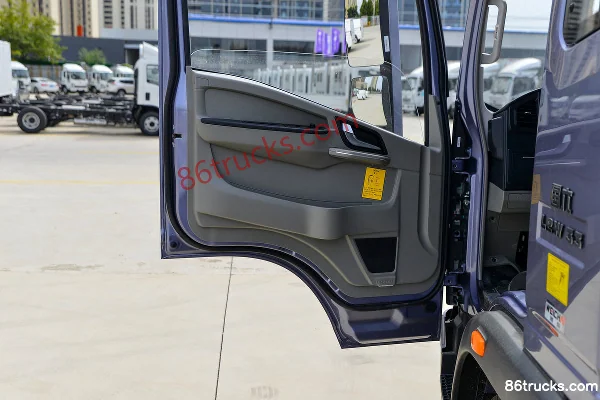 Sinotruk HOWO Tongshuai 140hp 4X2(6 wheels) 3.85m Crew Cab Flatbed Light Truck (China VI)(Fast Gear 8-speed) (2) | 86Trucks