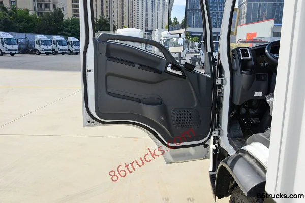 SHACMAN Light Truck Delong Z1 Houlang Platform Edition 140hp 4X2(6 wheels) 4.18m Single Row Box Van Light Truck (Zhuchi 5-speed) Cab (2) | 8