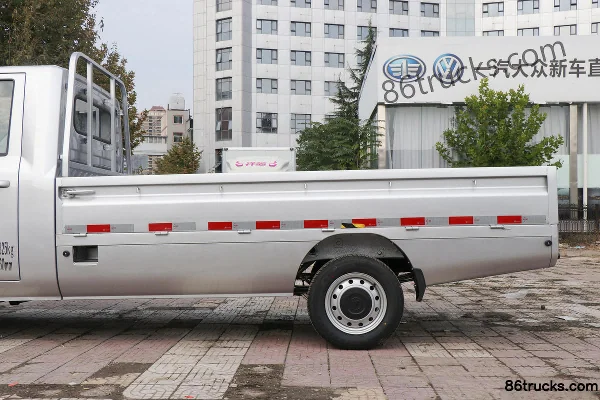 Foton Xiangling Q Monocoque 1,6 L 120 ch 4X2(6 roues) Essence Camion plateau simple cabine 3,2 m (pneus simples à l'arrière) Carrosserie (1)