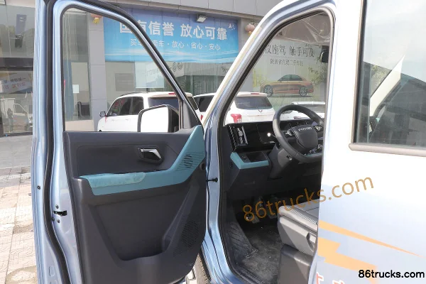 Foton Xiangling Q monocoque luxe 1.6L 120 ch 4X2(6 roues) essence mini camion plateau double cabine 2,5 m (1) | 86Trucks