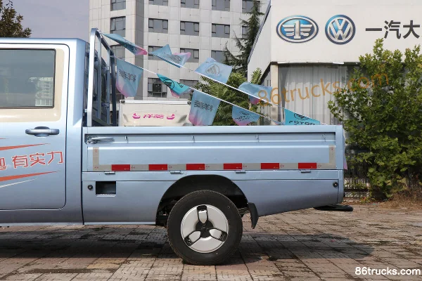 Foton Xiangling Q monocoque luxe 1.6L 120 ch 4X2(6 roues) essence mini camion plateau double cabine 2,5 m Carrosserie (1) | 86Trucks