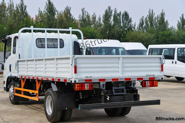 Jiangxi Isuzu Yifang EM7 152 ch 4X2(6 roues) 3,7 m camion léger à plate-forme avec cabine demi-avancée Carrosserie (3) | 86Trucks