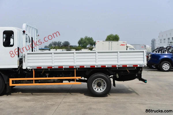 Jiangxi Isuzu Yifang EM7 152 ch 4X2(6 roues) 3,7 m camion léger à plate-forme avec cabine demi-avancée Carrosserie (2) | 86Trucks