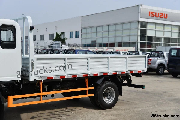 Jiangxi Isuzu Yifang EM7 152 ch 4X2(6 roues) 3,7 m camion léger à plate-forme avec cabine demi-avancée Carrosserie (1) | 86Trucks