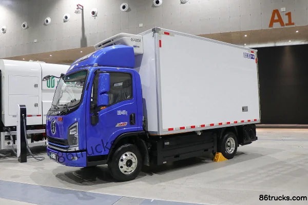 SHACMAN Dechuang Baijing 4.5T Speed Edition 4.05m Single-row Fuel Cell Refrigerated Truck 18.7kWh 4X2(6 wheels) Exterior (3) | 86Trucks