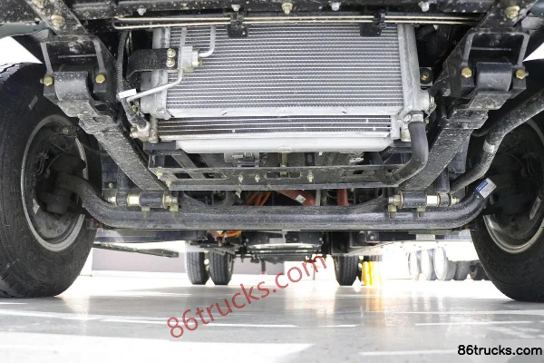 SHACMAN Dechuang Baijing 4.5T Speed Edition 4.05m Single-row Fuel Cell Refrigerated Truck 18.7kWh 4X2(6 wheels) Chassis (1) | 86Trucks