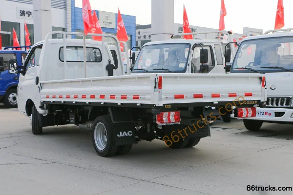 JAC Kaida X6 1.6L 122 hp 4X2(6 wheels) gasoline 3.8m single-row flatbed light truck Body (2) | 86Trucks