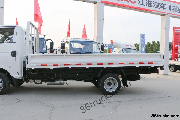 JAC Kaida X6 1.6L 122 hp 4X2(6 wheels) gasoline 3.8m single-row flatbed light truck Body (1) | 86Trucks
