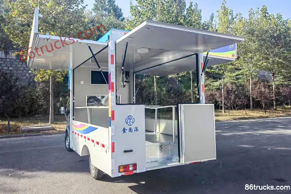 JAC Zhengcheng W1 Luxury Edition 1.5L 116 hp 4X2(6 wheels) gasoline 3.15m single-row vending truck Cab (2) | 86Trucks