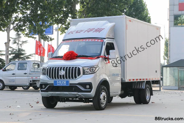 Ankai Shenqi T30 1.6L Comfort 122hp 4X2(6 wheels) Gasoline 3.055m Double Row Box Micro Truck (China VI) Exterior (3) | 86Trucks