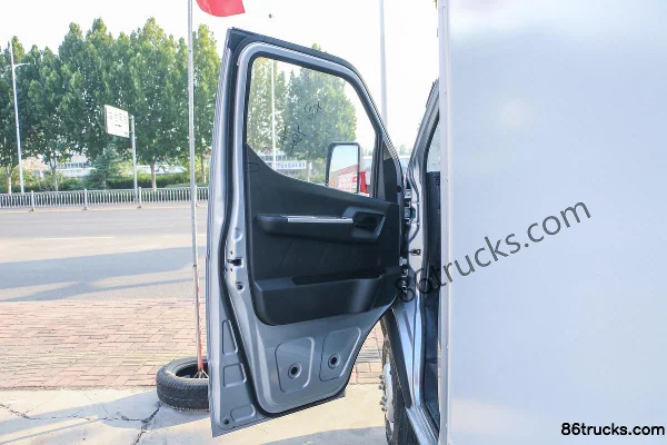 Ankai Shenqi T30 1.6L Comfort 122hp 4X2(6 wheels) Gasoline 3.055m Double Row Box Micro Truck (China VI) Cab (1) | 86Trucks