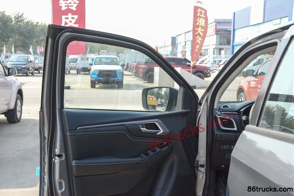 Jiangxi Isuzu Lingtuo 6-Series Leading Edition 2L Gasoline 220hp AT Auto 4WD Standard Wheelbase Van Pickup Chassis (3) | 86Trucks