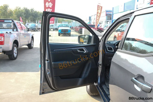 Jiangxi Isuzu Lingtuo 6-Series Leading Edition 2L Gasoline 220hp AT Auto 4WD Standard Wheelbase Van Pickup Chassis (2) | 86Trucks