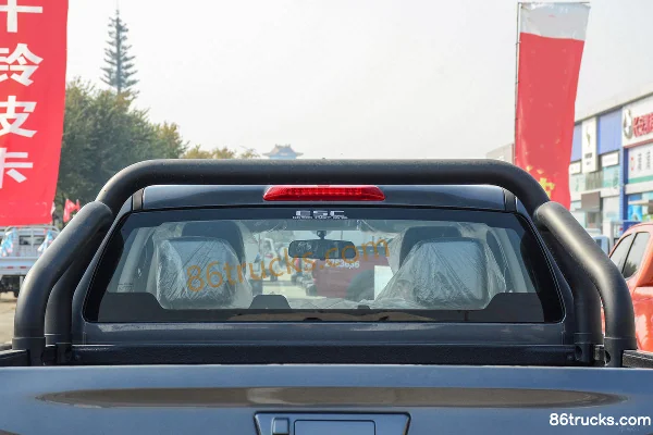 Jiangxi Isuzu Lingtuo 6-Series Leading Edition 2L Gasoline 220hp AT Auto 4WD Standard Wheelbase Van Pickup Official Photos (2) | 86Trucks