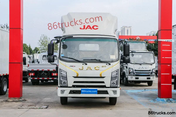 JAC Junling S6 Comfort Edition 2.5L Diesel 160hp 4X2(6 wheels) Fast Gear 8-Speed 4.18m Single-Row Stake Truck Exterior (2) | 86Trucks