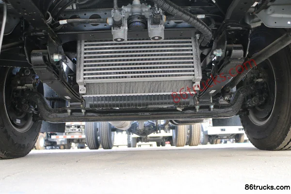 JAC Junling S6 Comfort Edition 2.5L Diesel 160hp 4X2(6 wheels) Fast Gear 8-Speed 4.18m Single-Row Stake Truck Chassis (1) | 86Trucks