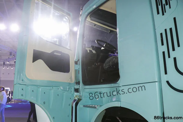 Proton Auto 6X4(10 roues) tracteur routier à pile à combustible 58.73kWh Cabine (1) | 86Trucks