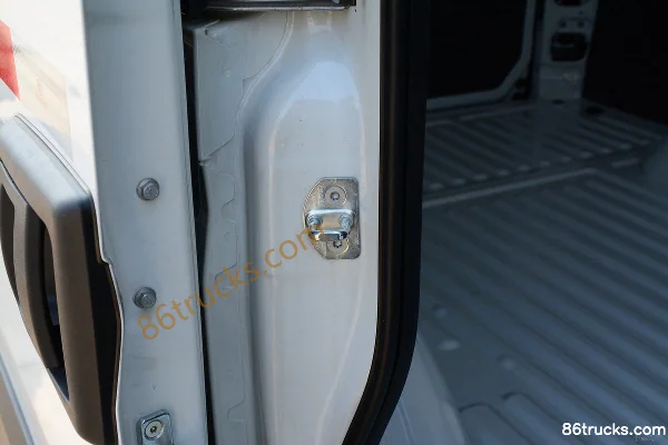 NAVECO Ousheng 145 hp 2.0T 2-seat Long Wheelbase High Roof Panel Van (China VI) Cargo Box (2) | 86Trucks