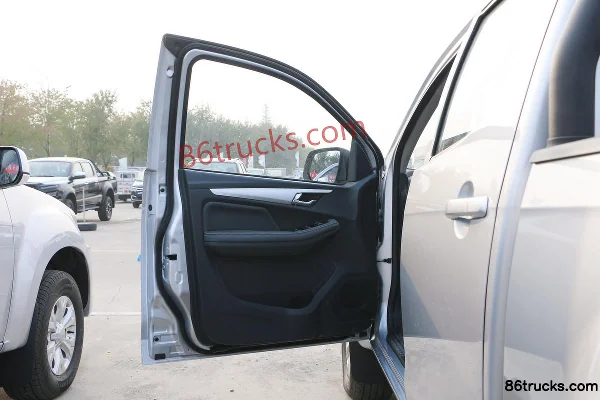 Jiangxi Isuzu Ruimai 2023 édition Chimai 2,5T diesel 143 ch manuel deux roues motrices pick-up double cabine à empattement long Châssis (1)