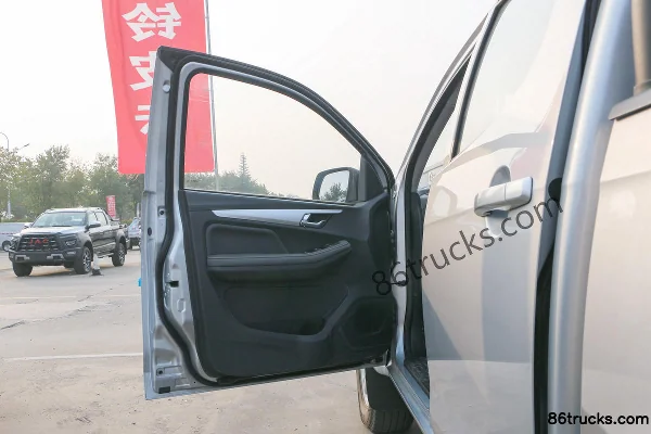 Jiangxi Isuzu Ruimai S 2019 Super Deluxe Standard Wheelbase 2.0T Gasoline 204hp 2WD Double Cab Pickup Chassis (1) | 86Trucks