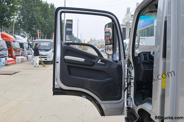 Foton Yutu III 158hp 4X2(6 wheels) 4.14m AMT Automatic Single Row Van Light-Duty Truck Cab (1) | 86Trucks