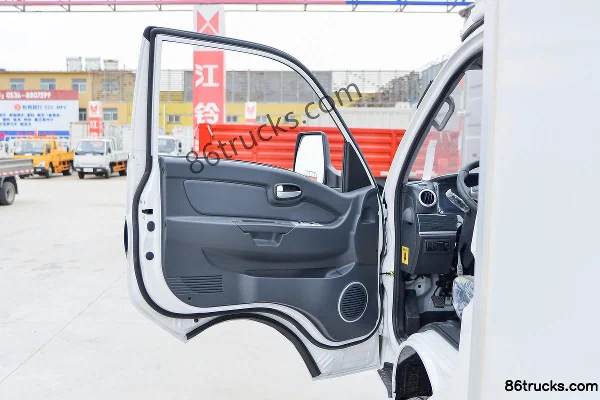 Kama Ruihang X1 1.6L 120 hp 4X2(6 wheels) gasoline 4m single-row van mini truck Cab (1) | 86Trucks