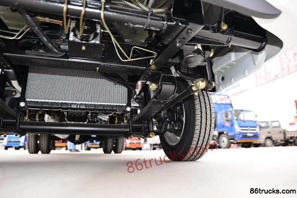 Kama Ruihang X1 1.6L 120 hp 4X2(6 wheels) gasoline 4m single-row van mini truck Chassis (3) | 86Trucks