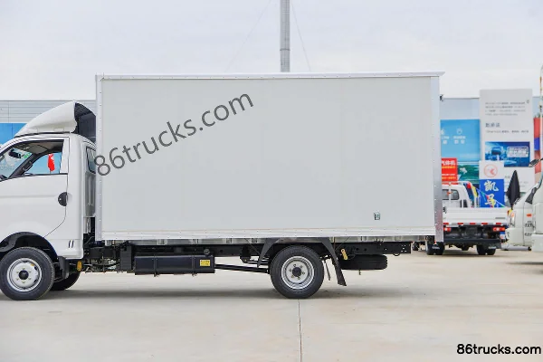 Kama Ruihang X1 1.6L 120 hp 4X2(6 wheels) gasoline 4m single-row van mini truck Body (2) | 86Trucks