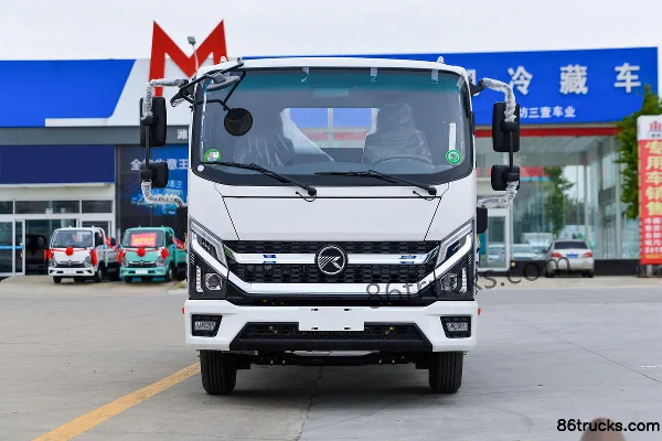 Kama Kaijie M3 Deluxe Edition 150 hp 4X2(6 wheels) 4.16m Single Row Flatbed Light Truck Exterior (2) | 86Trucks