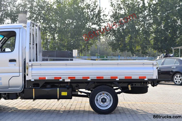 Dongfeng T3 (formerly Xiaobawang W) 1.6L 123hp 4X2(6 wheels) Gasoline 2.7m Single Row Flatbed Light Truck (Single Rear Tire) Body (2) | 86Tr