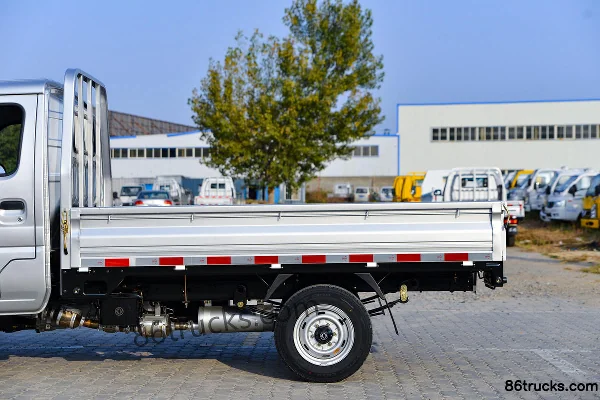 Dongfeng T3 1.3L 91 hp 4X2(6 wheels) 3.05m single-row flatbed mini truck (single rear tire, with A/C) Body (1) | 86Trucks