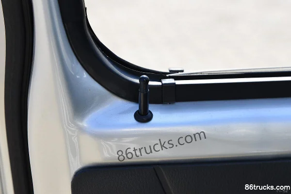 Dongfeng T3 1.2L Gasoline 91hp 4X2(6 wheels) Mengwo 5-Speed 3.05m Single Row Wing Opening Box Micro Truck (Single Rear Tire) Cab (3) | 86Tru