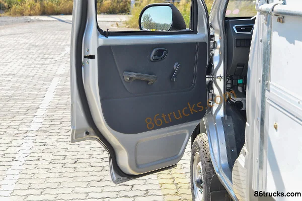 Dongfeng T3 1.2L Gasoline 91hp 4X2(6 wheels) Mengwo 5-Speed 3.05m Single Row Wing Opening Box Micro Truck (Single Rear Tire) Cab (2) | 86Tru
