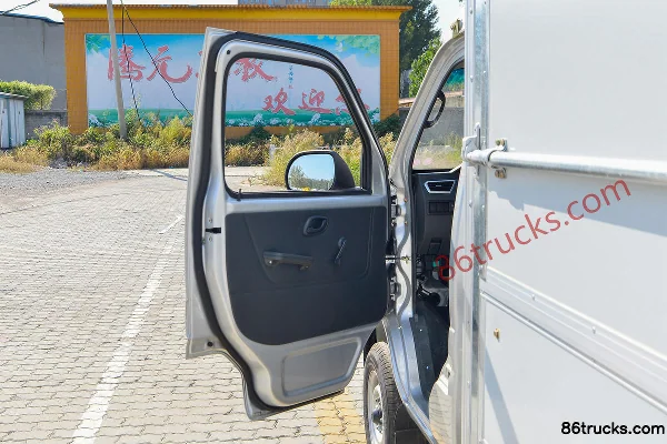 Dongfeng T3 1.2L Gasoline 91hp 4X2(6 wheels) Mengwo 5-Speed 3.05m Single Row Wing Opening Box Micro Truck (Single Rear Tire) Cab (1) | 86Tru