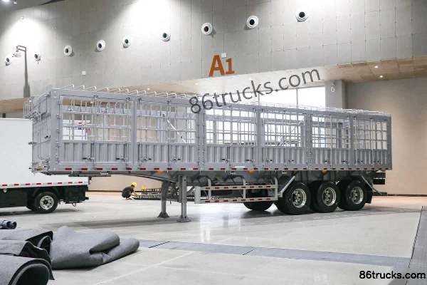 SHACMAN Huainan 12 m Flatbed with Side and Open Top Stake Semi-Trailer Exterior (3) | 86Trucks