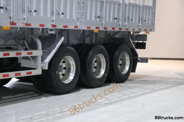 SHACMAN Huainan 12 m Flatbed with Side and Open Top Stake Semi-Trailer Chassis (1) | 86Trucks