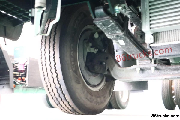 JACM6 3L CNG 129hp 4X2(6 wheels) WLY 8-speed Air Brake 3600 Wheelbase 3.82m One-and-a-half Row Van Light Truck Chassis (2) | 86Trucks