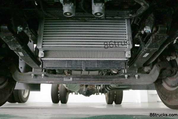 JACM6 3L CNG 129hp 4X2(6 wheels) WLY 8-speed Air Brake 3600 Wheelbase 3.82m One-and-a-half Row Van Light Truck Chassis (1) | 86Trucks