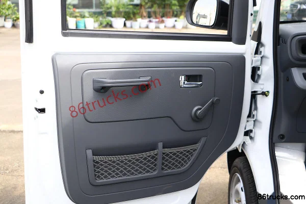 Huoyue Shentong Shentong 01 0.95T 1.74m single-row pure electric box micro truck 8.4kWh 4X2(6 wheels) Interior (1) | 86Trucks