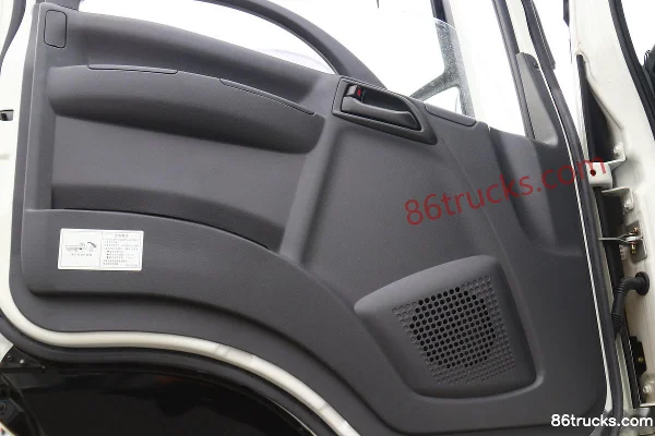Isuzu EVC61 6X4(10 roues) tracteur routier électrique pur à batterie échangeable Cabine (1) | 86Trucks