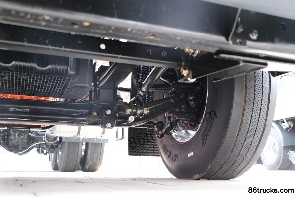 Foton Auman EST North Version 570hp 6X4(10 wheels) LNG Automatic Tractor Truck Chassis (3) | 86Trucks