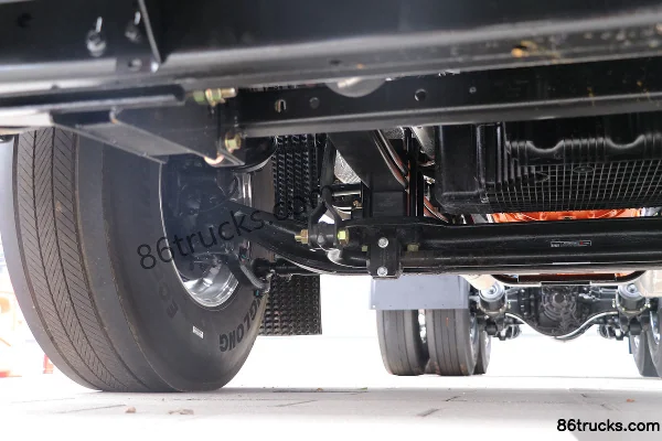 Foton Auman EST North Version 570hp 6X4(10 wheels) LNG Automatic Tractor Truck Chassis (2) | 86Trucks