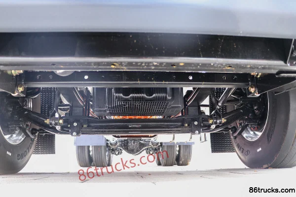 Foton Auman EST North Version 570hp 6X4(10 wheels) LNG Automatic Tractor Truck Chassis (1) | 86Trucks