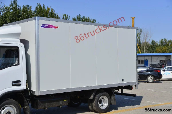 Dongfeng Fuxiaorui M5Q 1.6L 120hp 4X2(6 wheels) Gasoline 3.8m Single Row Van Micro Truck (China VI) Body (1) | 86Trucks