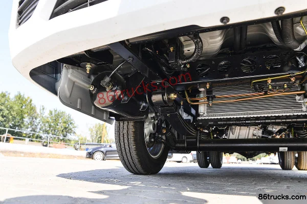 Dongfeng T5 1.5L 110hp 4X2(6 wheels) 3.1m single-row flatbed light truck Chassis (2) | 86Trucks