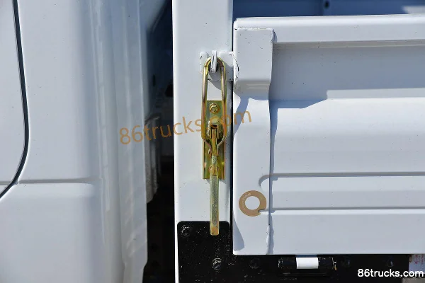 Dongfeng T5 1.5L 110hp 4X2(6 wheels) 3.1m single-row flatbed light truck Body (2) | 86Trucks