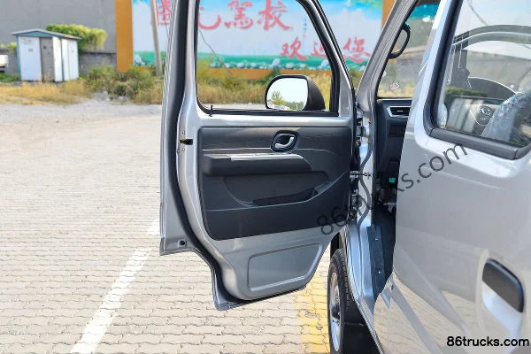 Dongfeng T3 (formerly Xiaobawang W) 1.6L 123hp 4X2(6 wheels) Gasoline 2.5m Double Row Flatbed Mini Truck (Single Rear Tire) Cab (2) | 86Truc