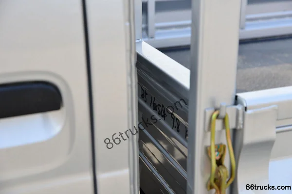 Dongfeng T3 (formerly Xiaobawang W) 1.6L 123hp 4X2(6 wheels) Gasoline 2.5m Double Row Flatbed Mini Truck (Single Rear Tire) Body (3) | 86Tru