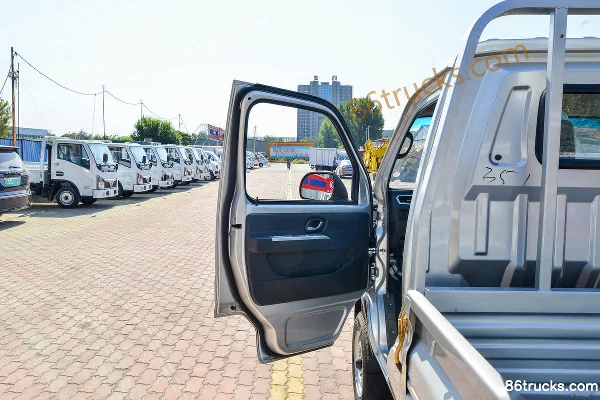 Dongfeng T3 (ex-Petit Roi W) 1.5L 113 ch 4X2(6 roues) camion plateau simple cabine 2,7 m (China VI) (1) | 86Trucks